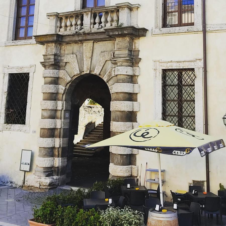 La Chascona Di Farnese Casa Di Tufo Nel Borgo Apartment Exterior foto