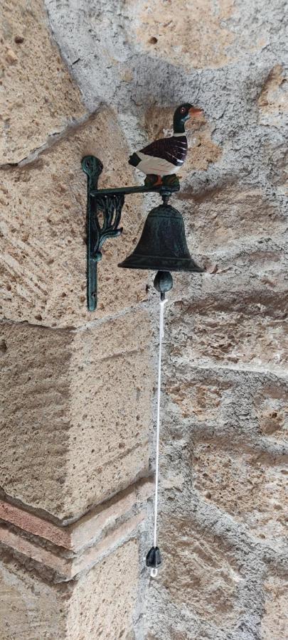 La Chascona Di Farnese Casa Di Tufo Nel Borgo Apartment Exterior foto