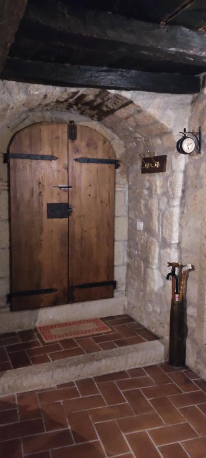 La Chascona Di Farnese Casa Di Tufo Nel Borgo Apartment Exterior foto