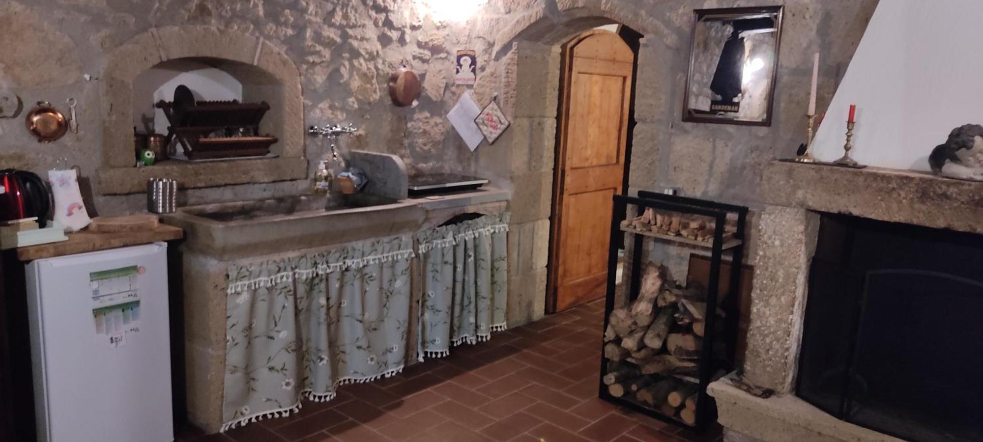 La Chascona Di Farnese Casa Di Tufo Nel Borgo Apartment Exterior foto